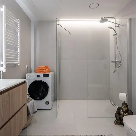 Muse - Cozy In Center *